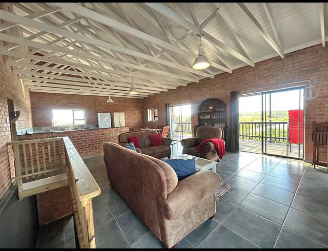 3 BEDROOM FREEHOLD FOR SALE IN PARADISE BEACH